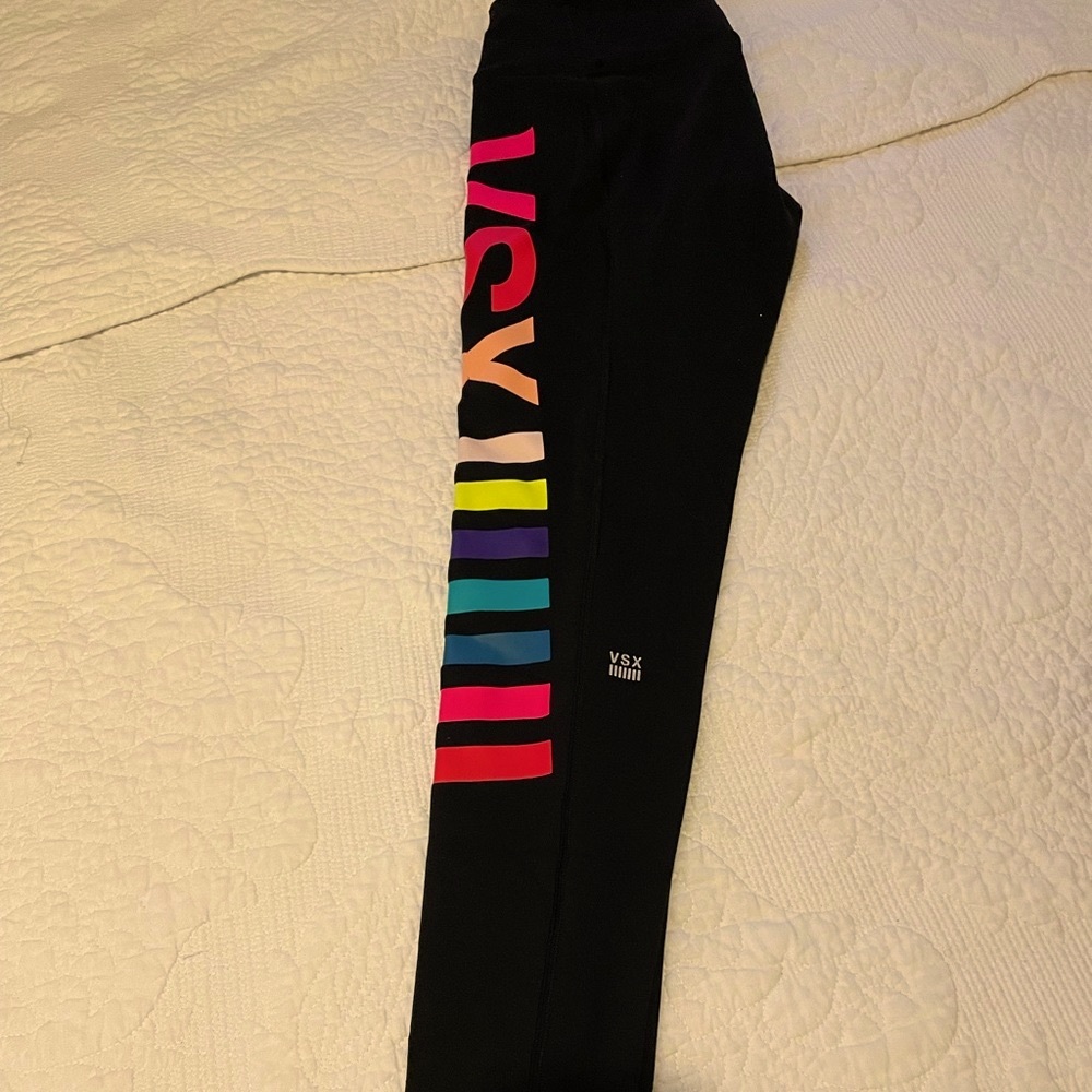 Victoria Secret Knockout leggings…..black with VS logo….size small…..